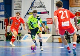 Una jugada del Deporcyl Guardo contra el Begonte.