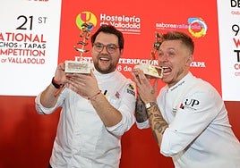 Alejandro San José, de Habanero Taquería, de Valladolid, celebra el premio junto a Andrea Vignali, del restaurante australiano Al Dente Vinoteca.