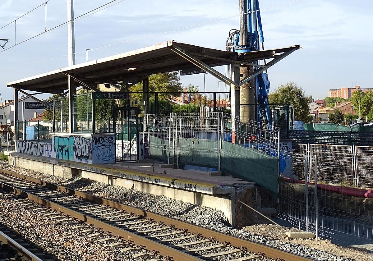 Obras de rehabilitación del apeadero de Renfe de la Universidad, el pasado 16 de octubre.