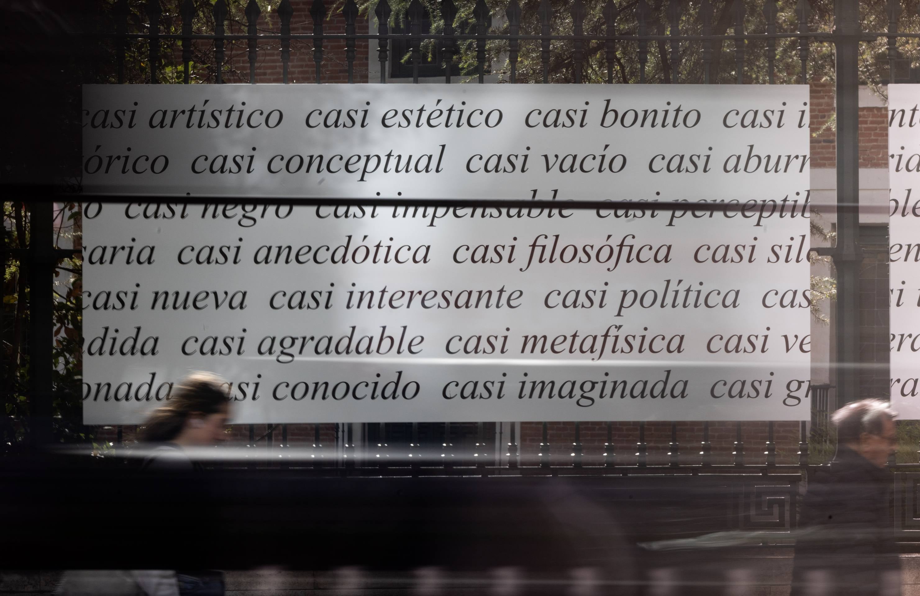 La exposición de Ignasi Aballí en la Casa de Cervantes, en imágenes