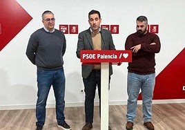 Miguel Ángel Blanco, con sus compañeros diputados Antonio Casas y Jorge Ibáñez.