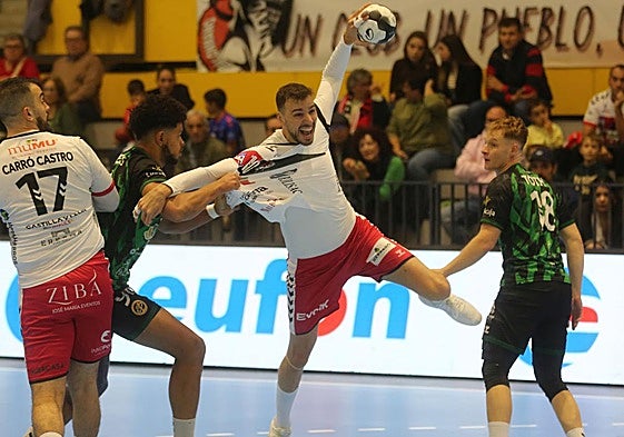David Fernández, durante el partido del pasado fin de semana.