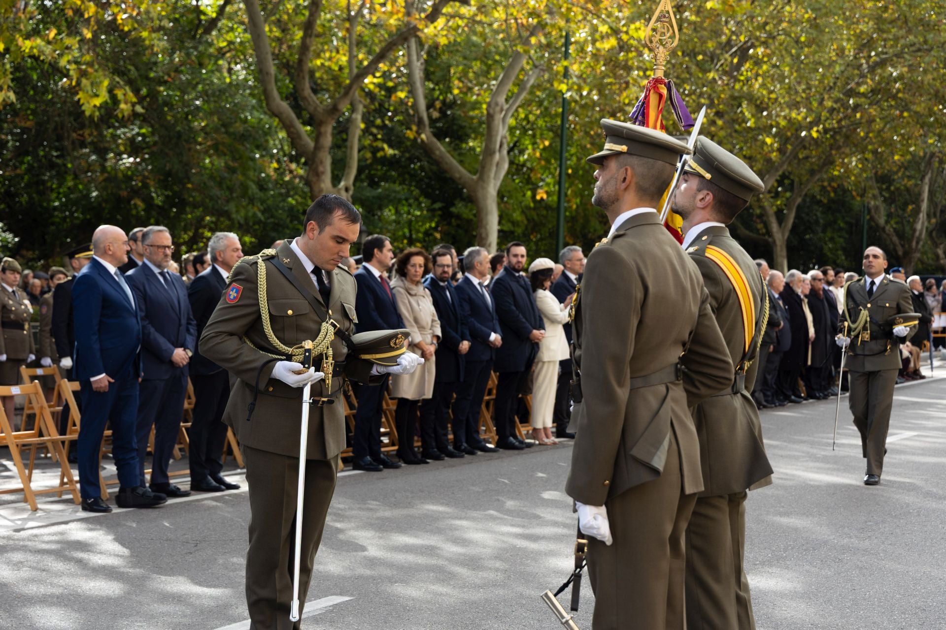 Las imágenes del desfile militar con motivo del 175 aniversario de la Academia de Caballería