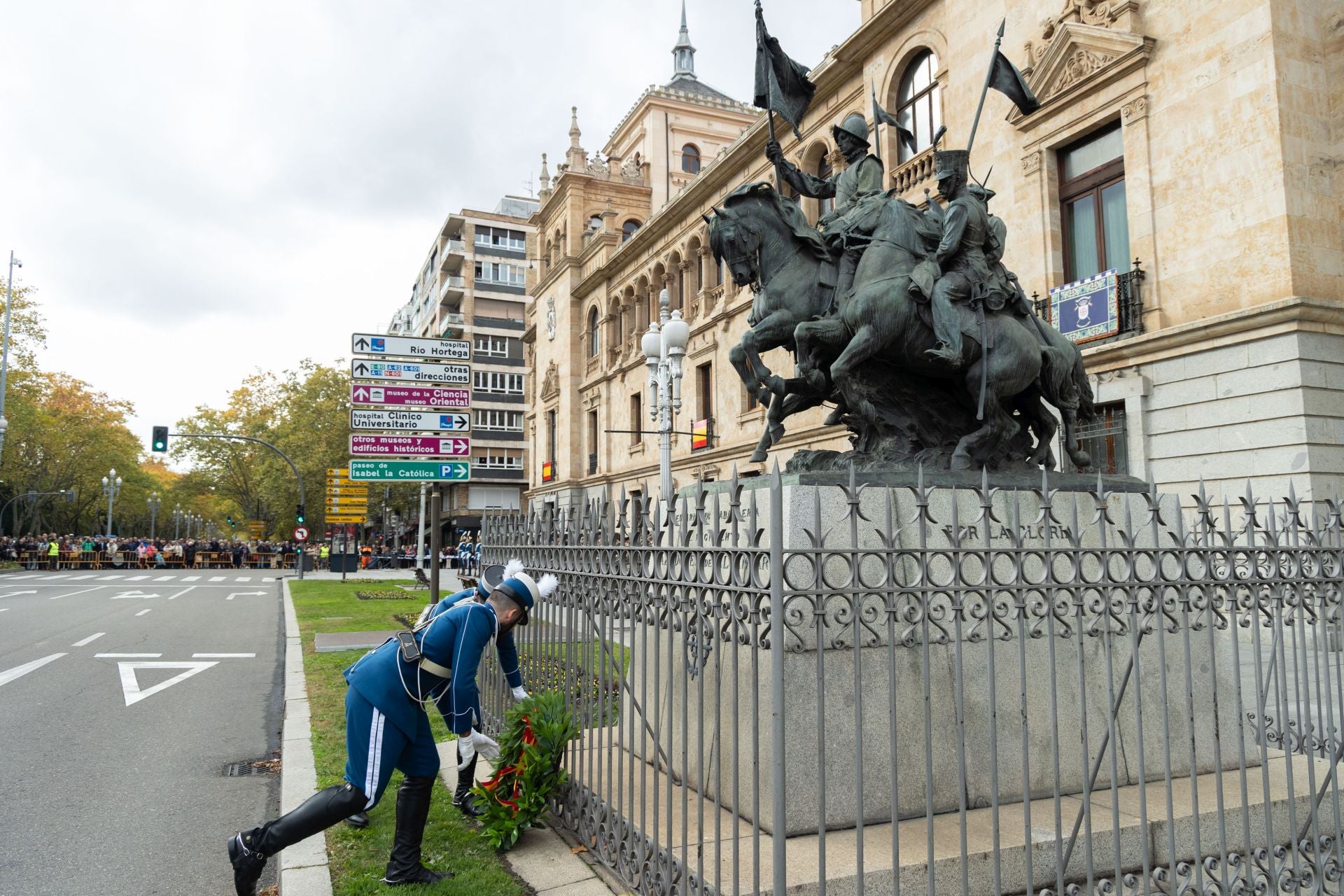 Las imágenes del desfile militar con motivo del 175 aniversario de la Academia de Caballería