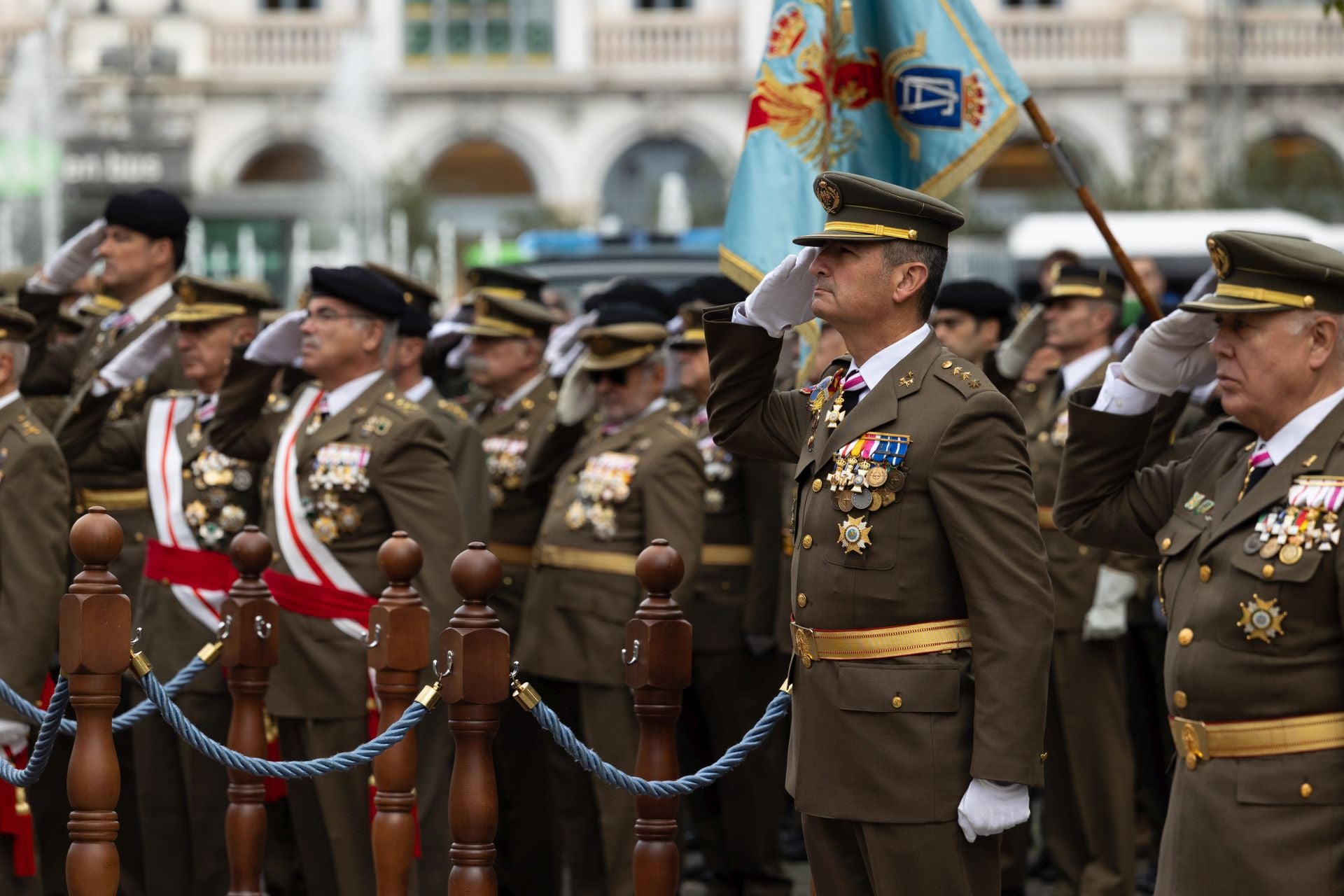 Las imágenes del desfile militar con motivo del 175 aniversario de la Academia de Caballería