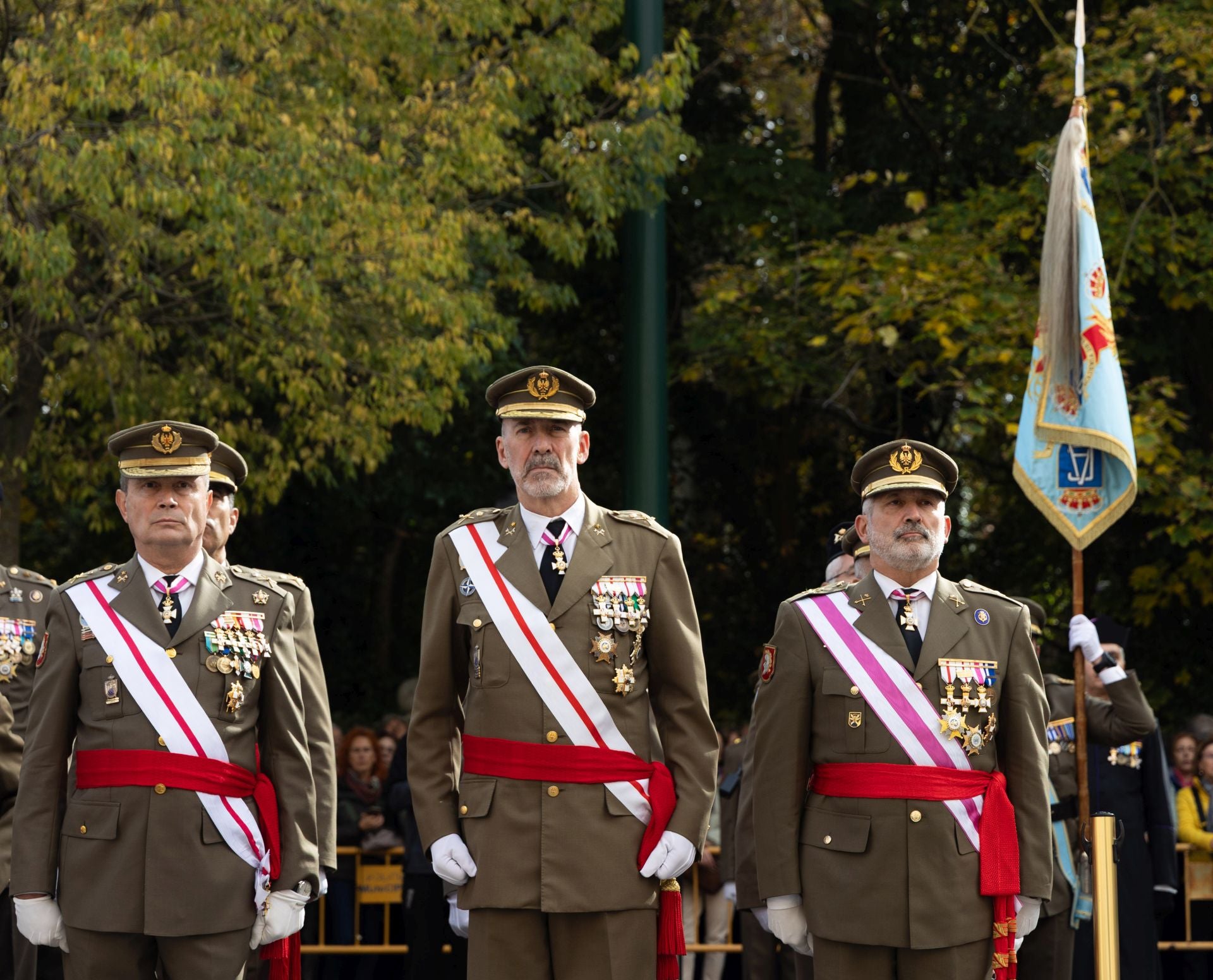 Las imágenes del desfile militar con motivo del 175 aniversario de la Academia de Caballería