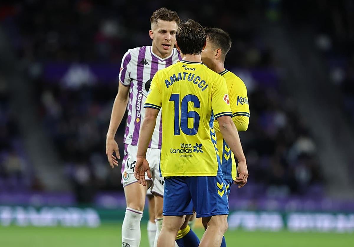 Alejo se encara con Amatucci.