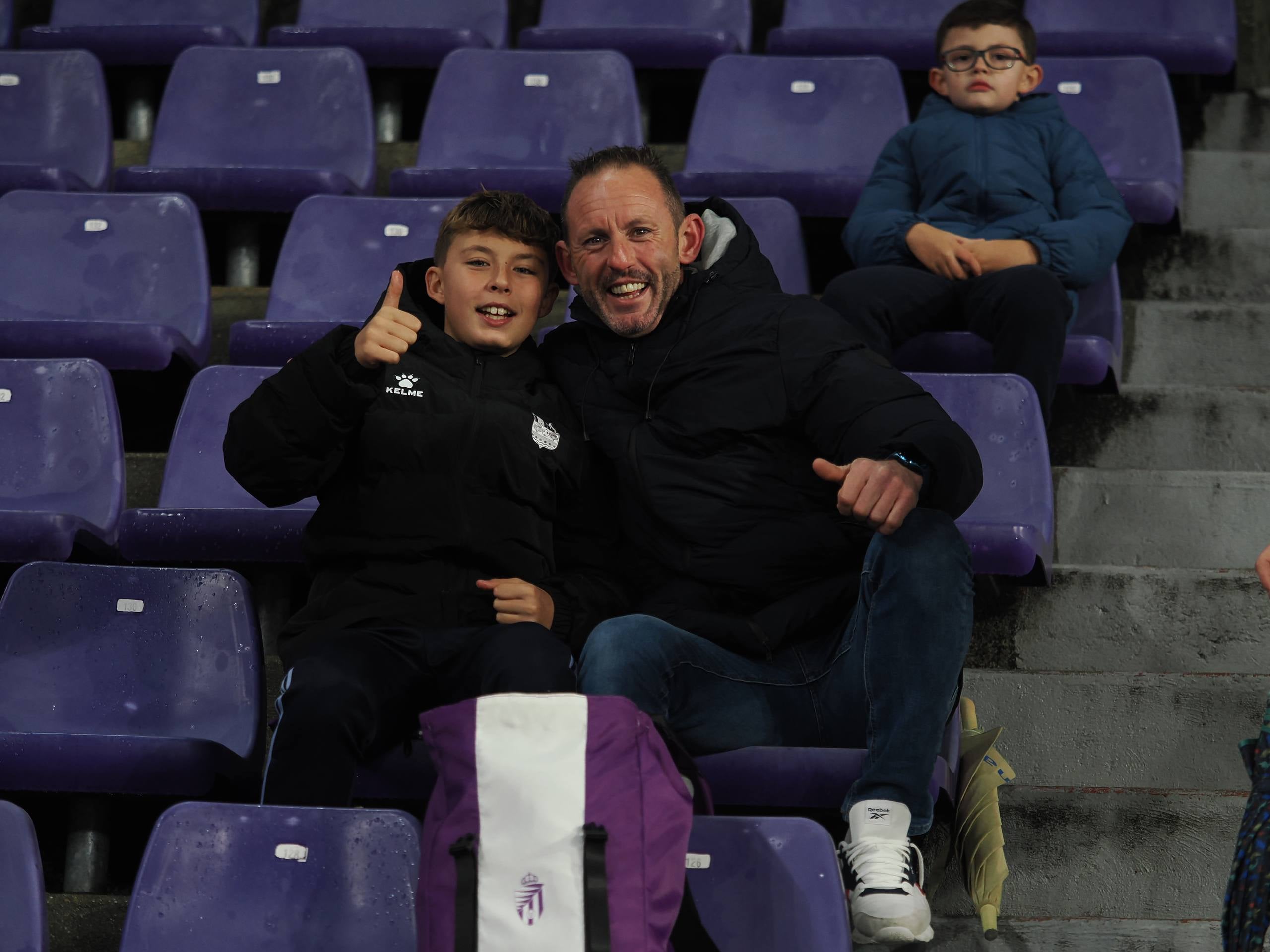 Búscate en la grada del estadio José Zorrilla (1/5)