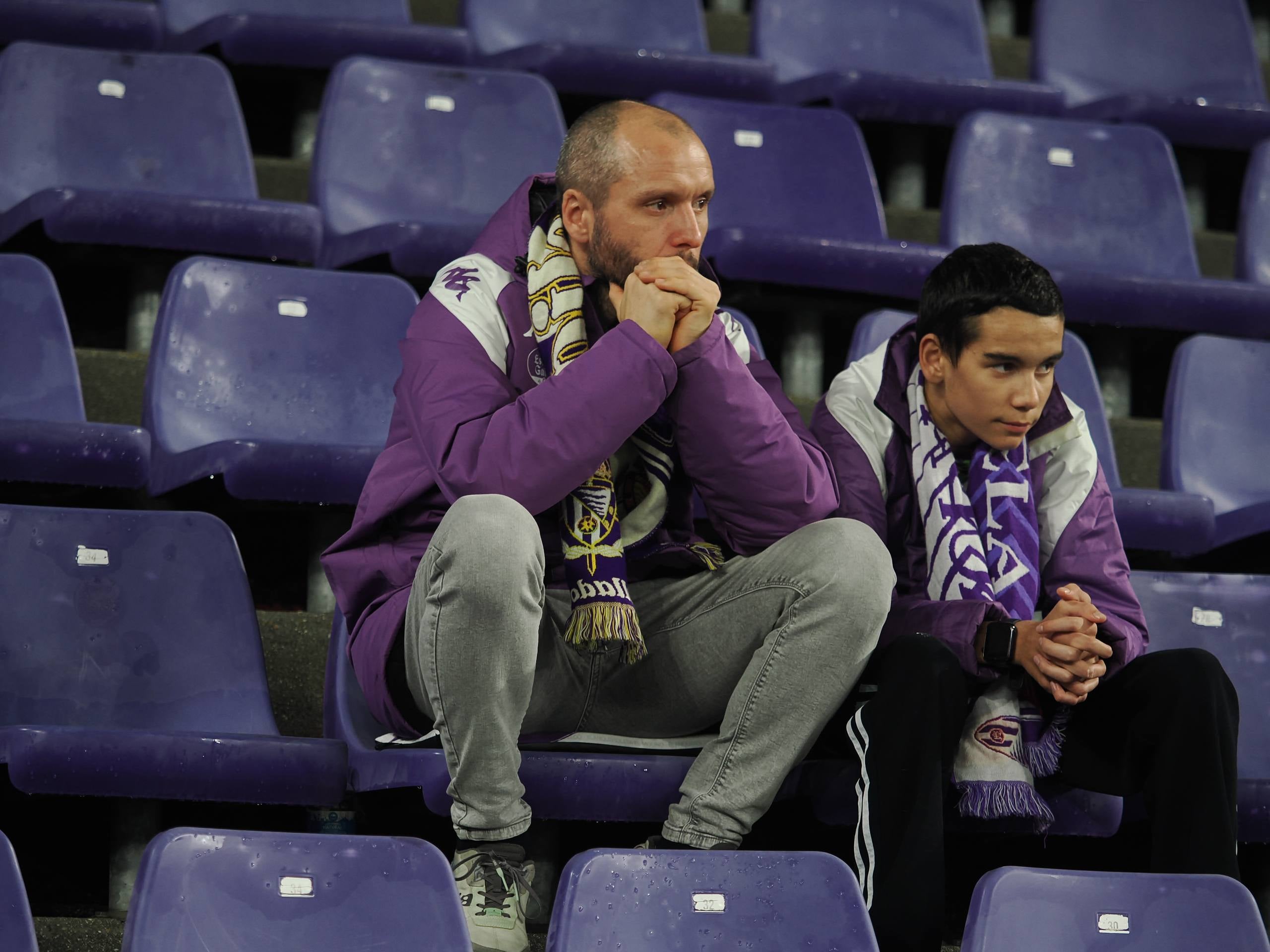 Búscate en la grada del estadio José Zorrilla (1/5)