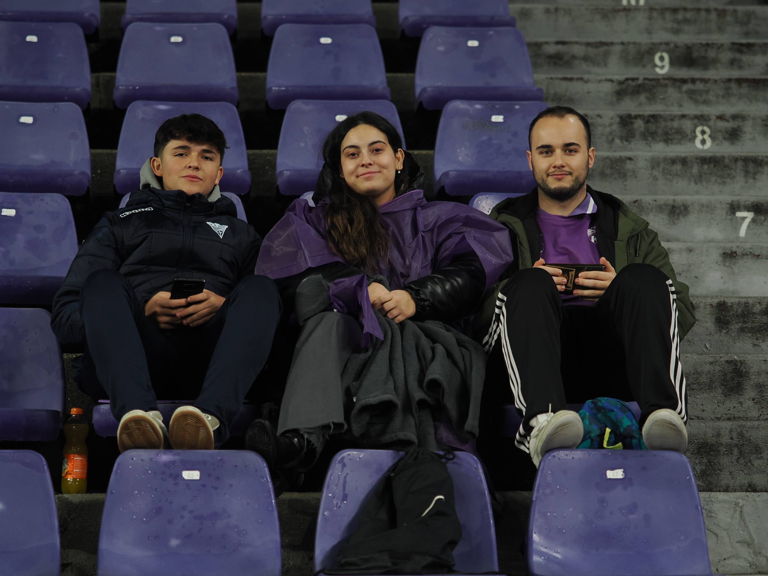 Búscate en la grada del estadio José Zorrilla (1/5)
