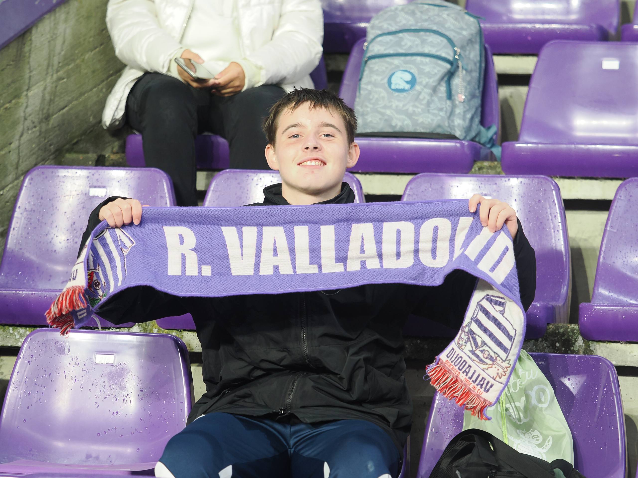 Búscate en la grada del estadio José Zorrilla (2/5)