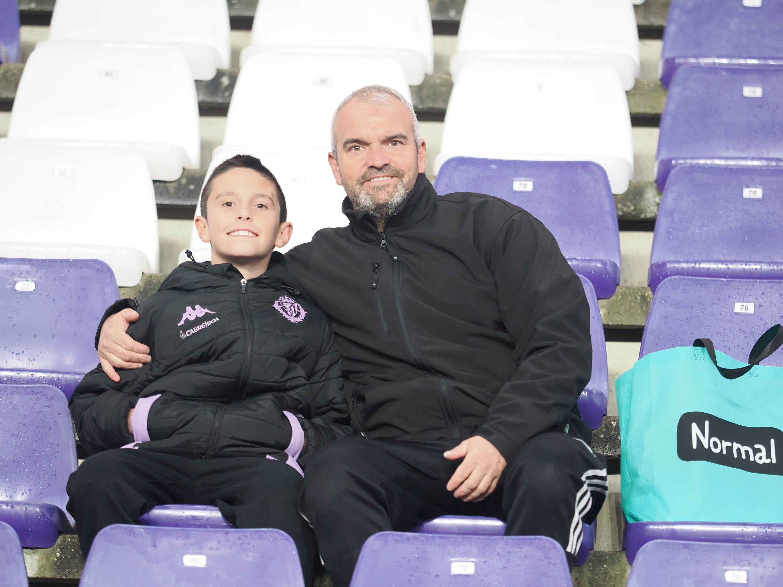 Búscate en la grada del estadio José Zorrilla (3/5)
