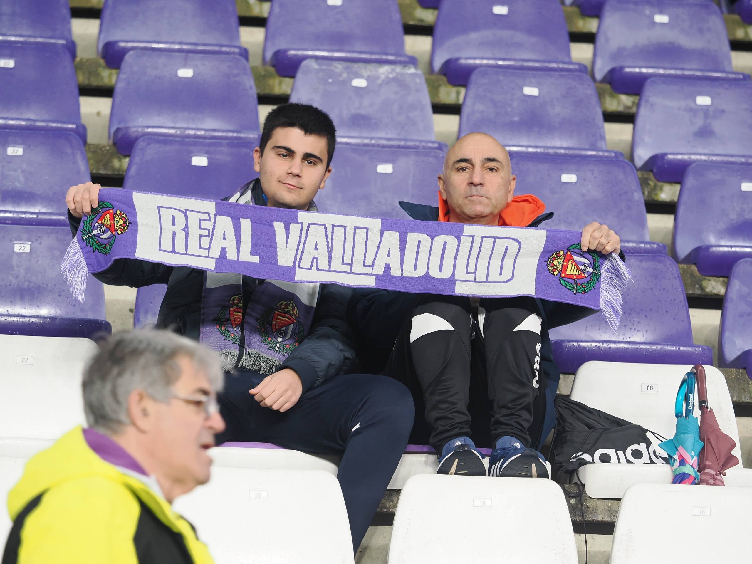 Búscate en la grada del estadio José Zorrilla (3/5)
