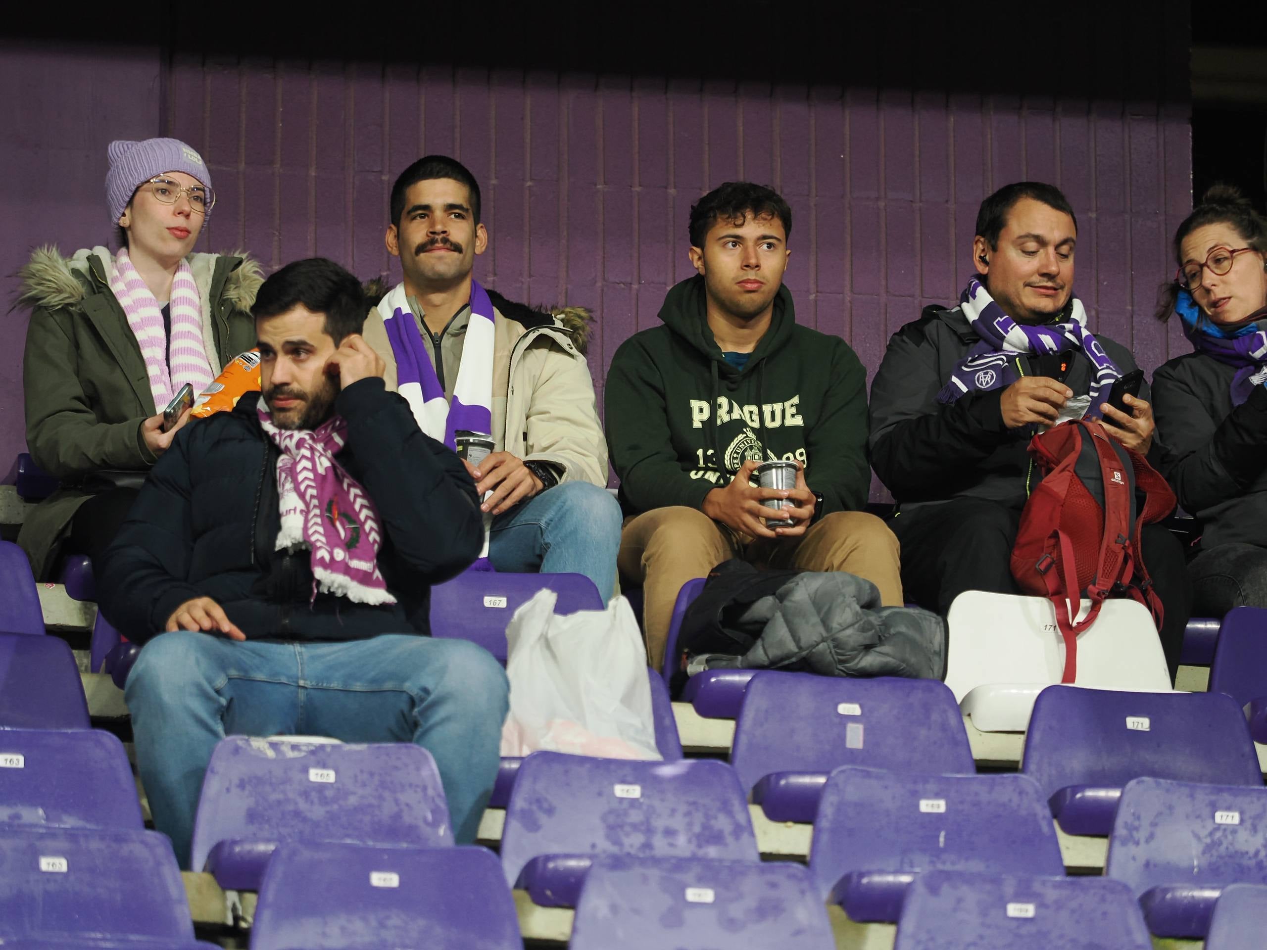 Búscate en la grada del estadio José Zorrilla (4/5)