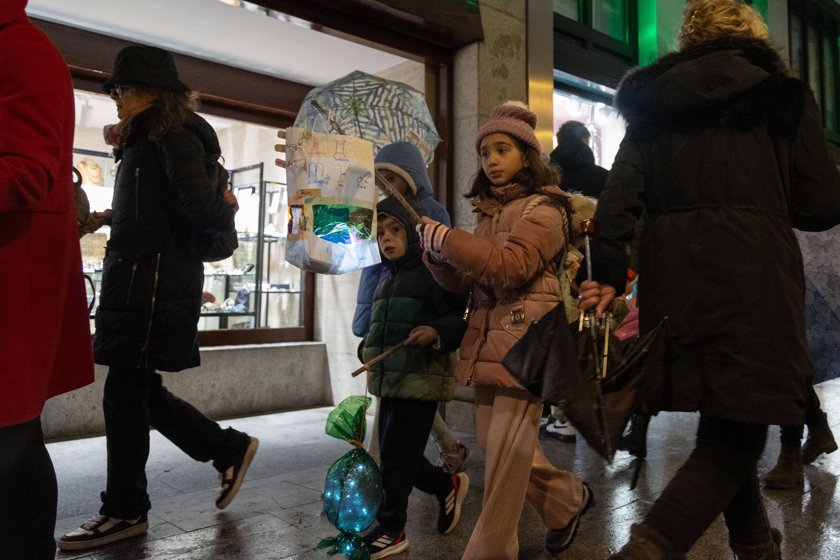 Las imágenes de los farolillso de Sankt Martin en la Plaza Mayor