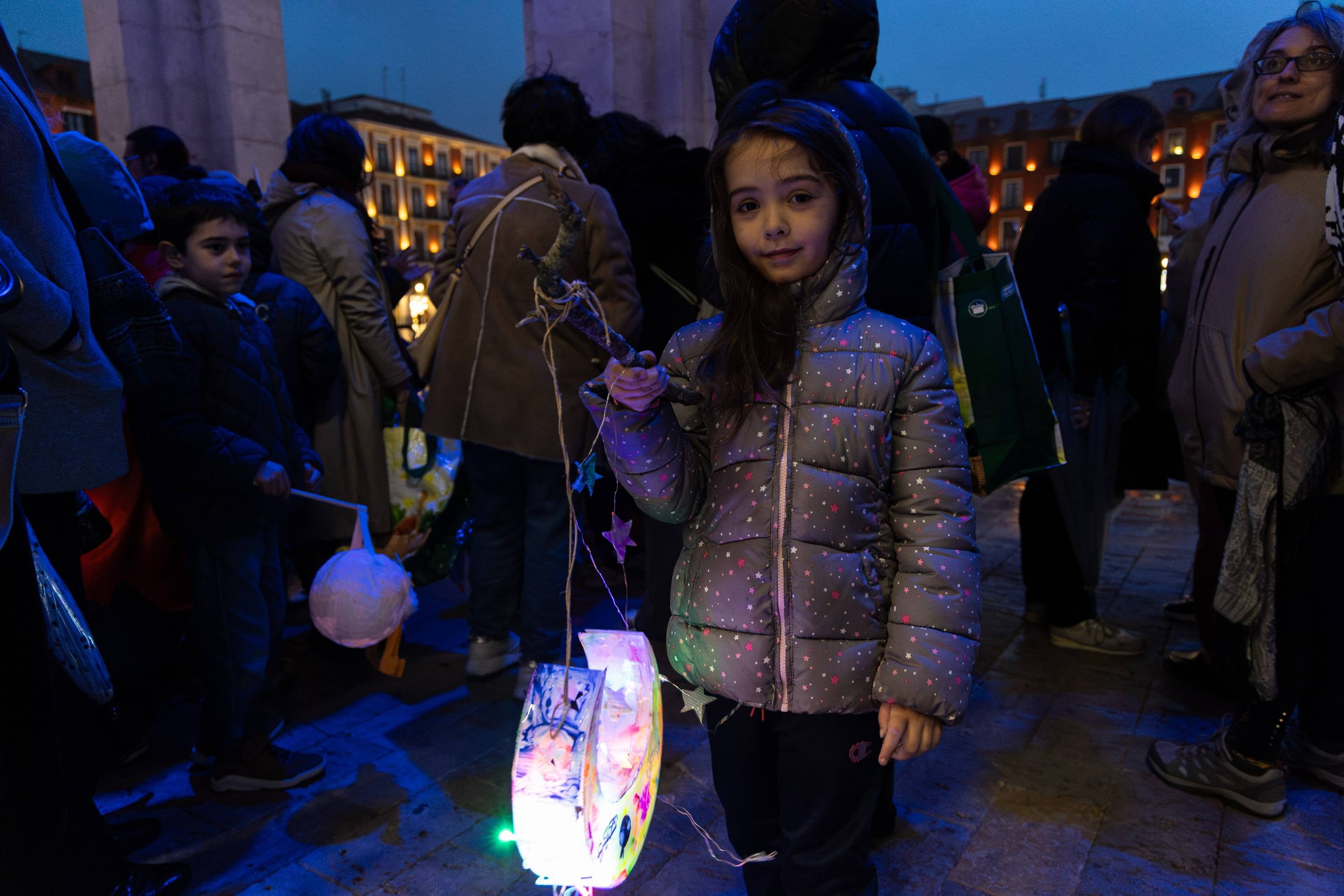 Las imágenes de los farolillso de Sankt Martin en la Plaza Mayor