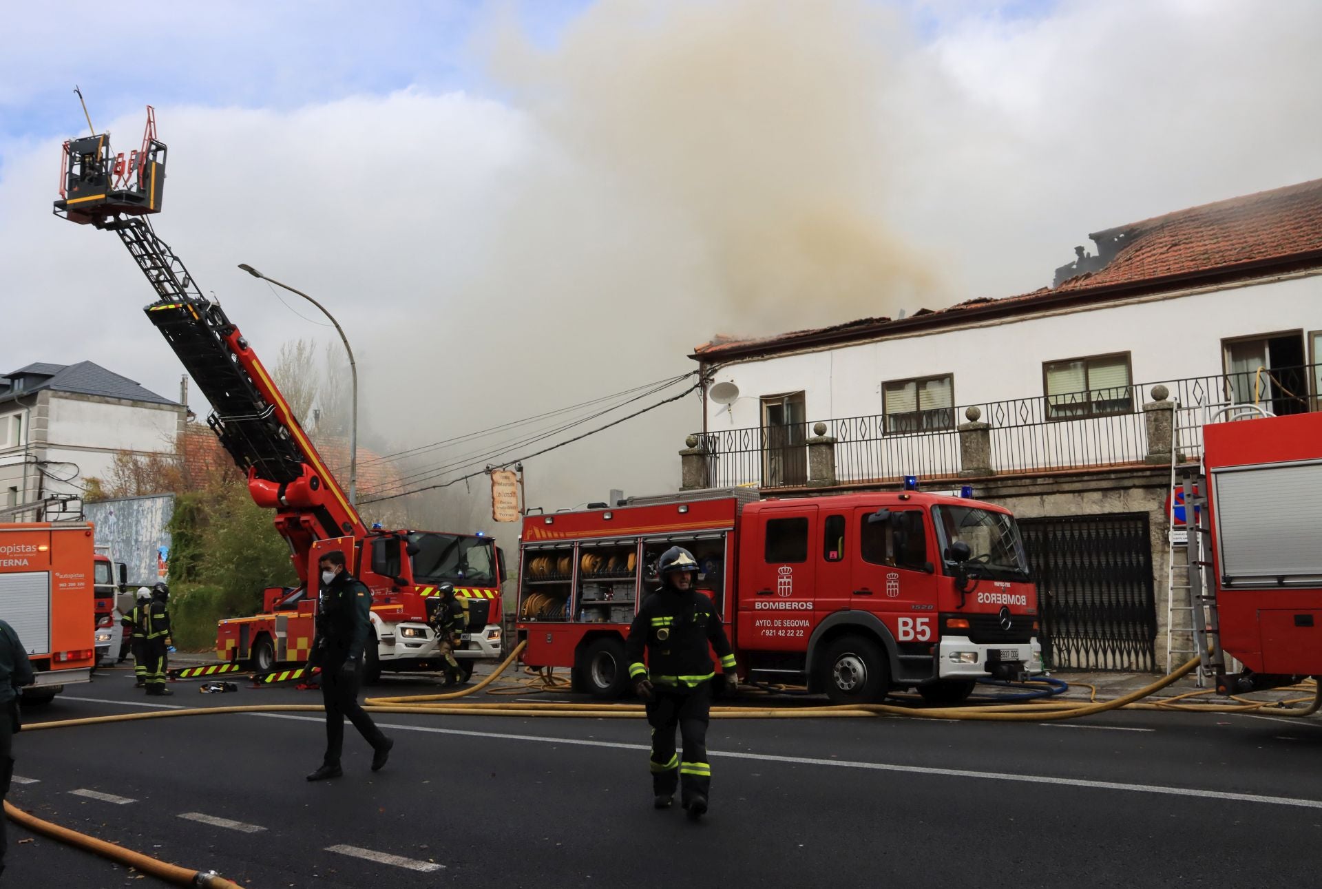 Fotos del incendio en la travesía de San Rafael
