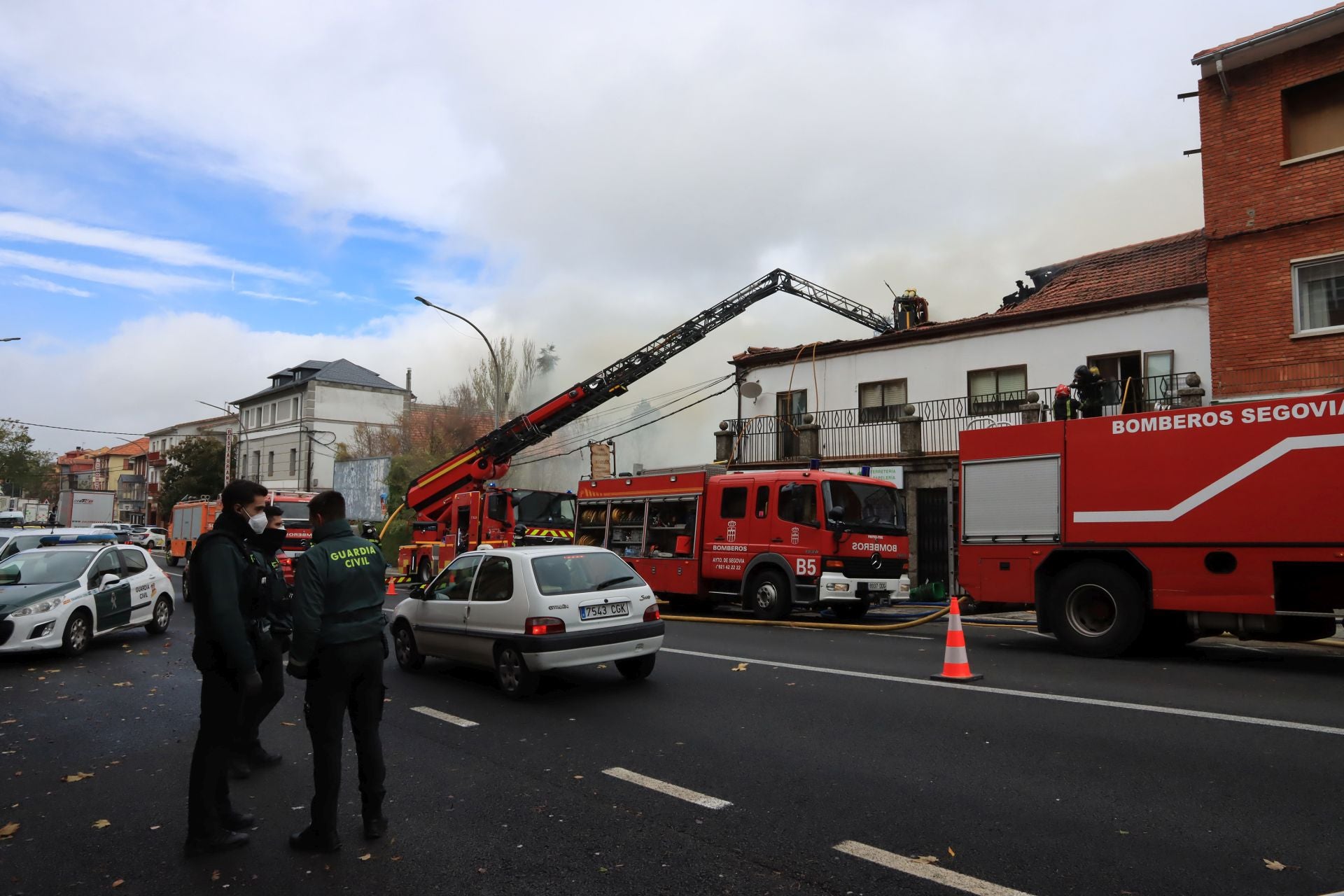 Fotos del incendio en la travesía de San Rafael