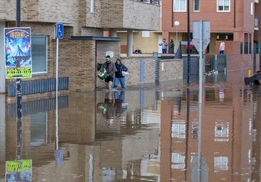 Rescatado un matrimonio en un pueblo de Ávila ante la inundación del entorno de su vivienda