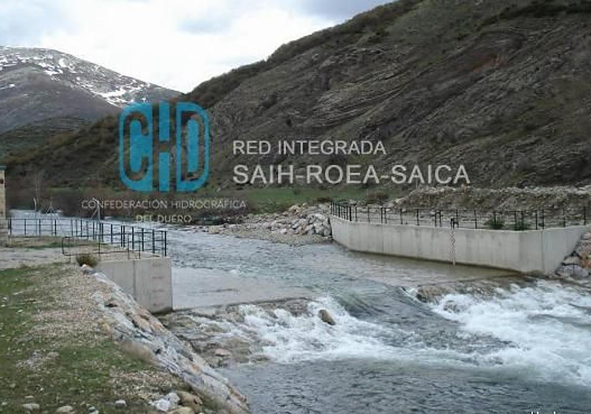 El río Carrión a su paso por la localidad palentina de Triollo.