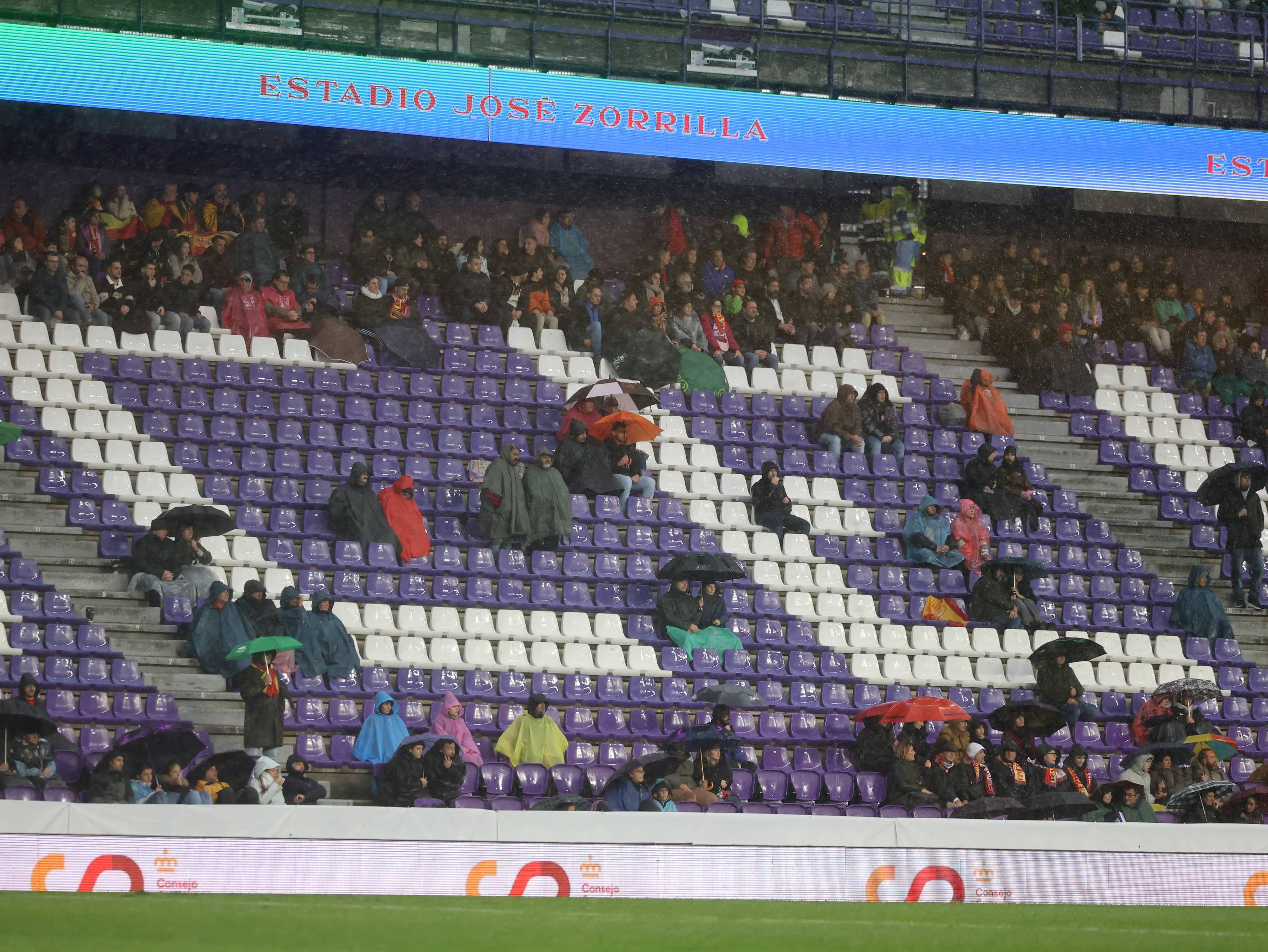 La derrota de España ante Inglaterra A en Zorrilla, en imágenes