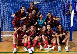Las jugadoras del Segosala Naturpellet, tras su victoria en tierras canarias.