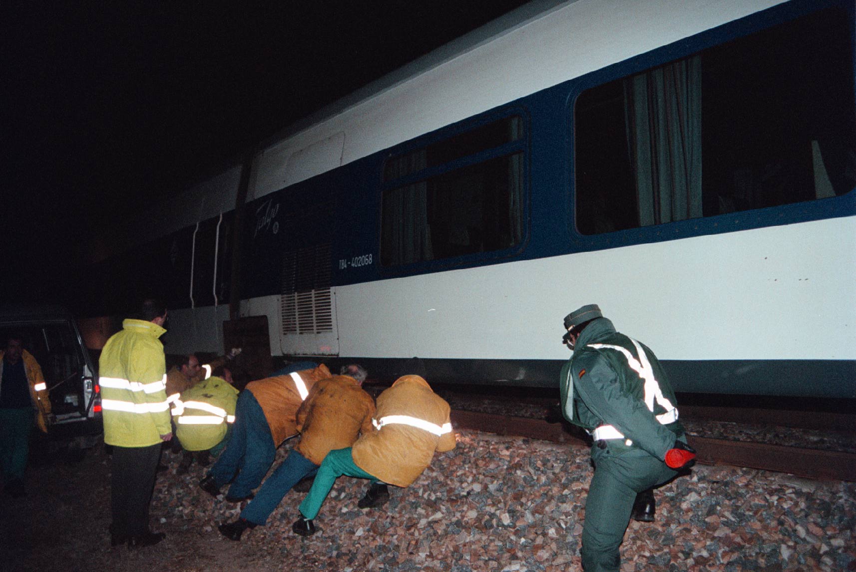El tren Talgo Madrid-La Coruña desacarrila en Castronuño. 6 de enero de 1998.