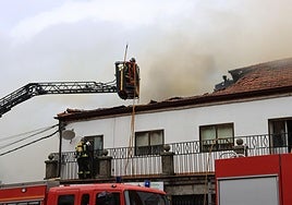 Un momento del incendio del pasado viernes en San Rafael