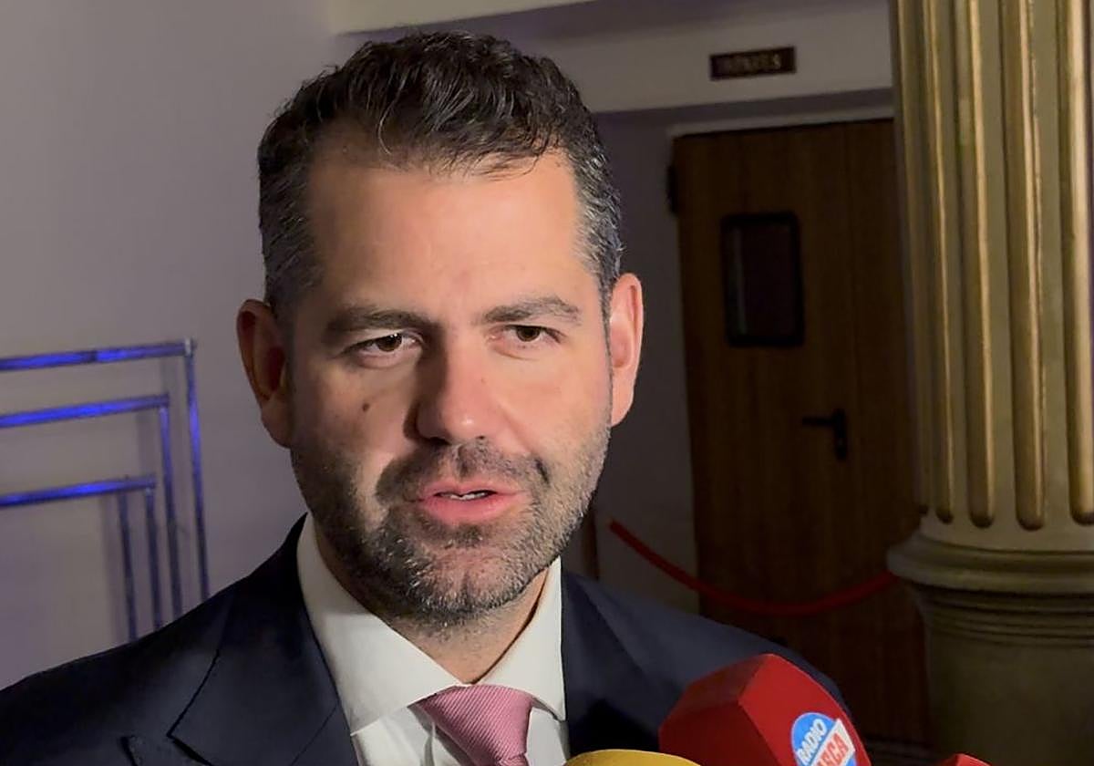 Solares: «A día de hoy Almada va a finalizar la temporada en el Real Valladolid»