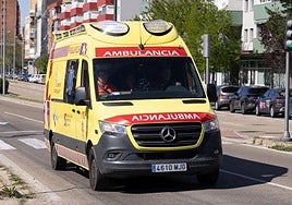 Imagen de archivo de una ambulancia en Valladolid.