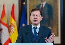 Alfonso Fernández Mañueco, durante su declaración institucional tras conocer las enmiendas a la totalidad de los grupos parlamentarios.