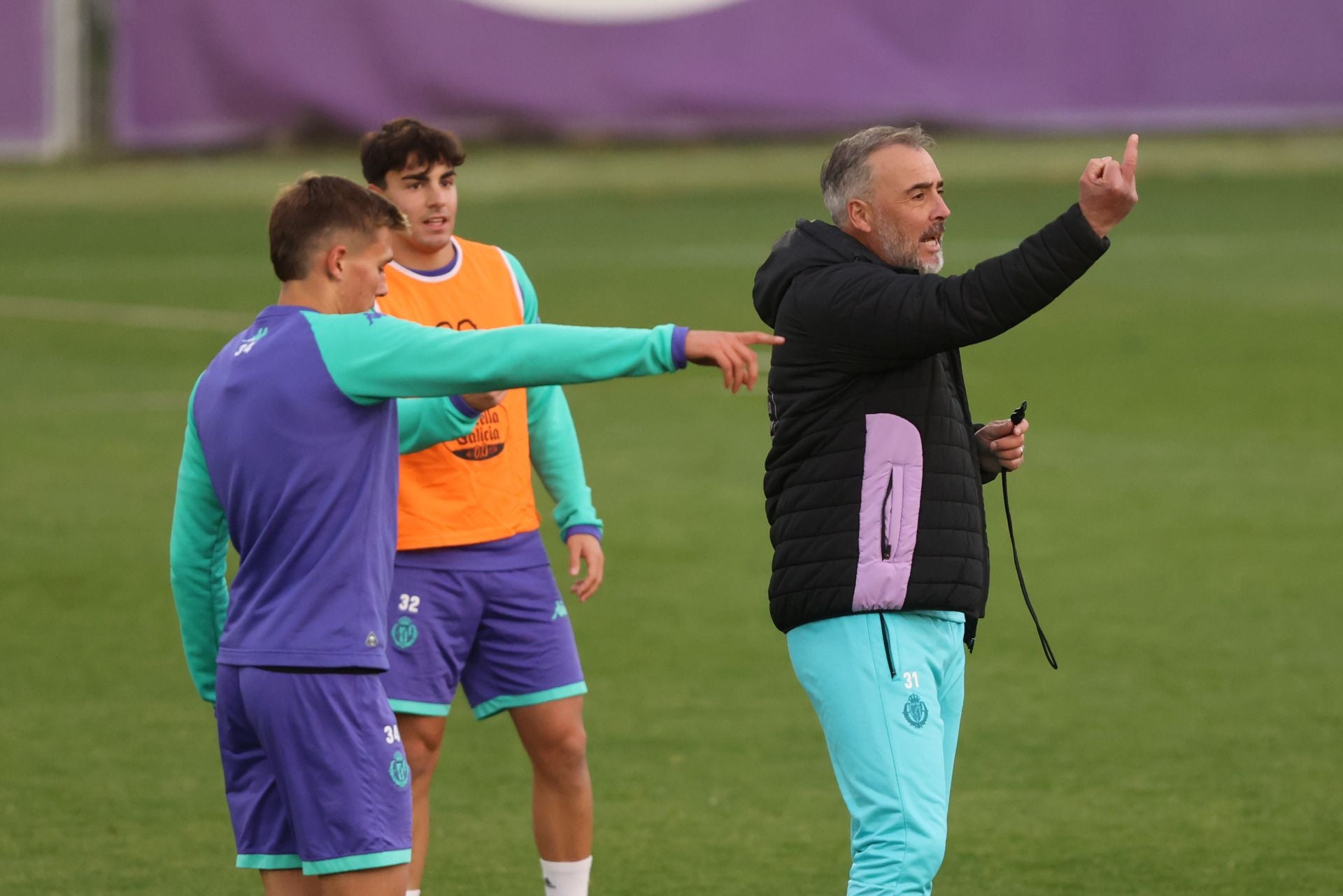 Las imágenes del entrenamiento del Real Valladolid con la ausencia de Almada