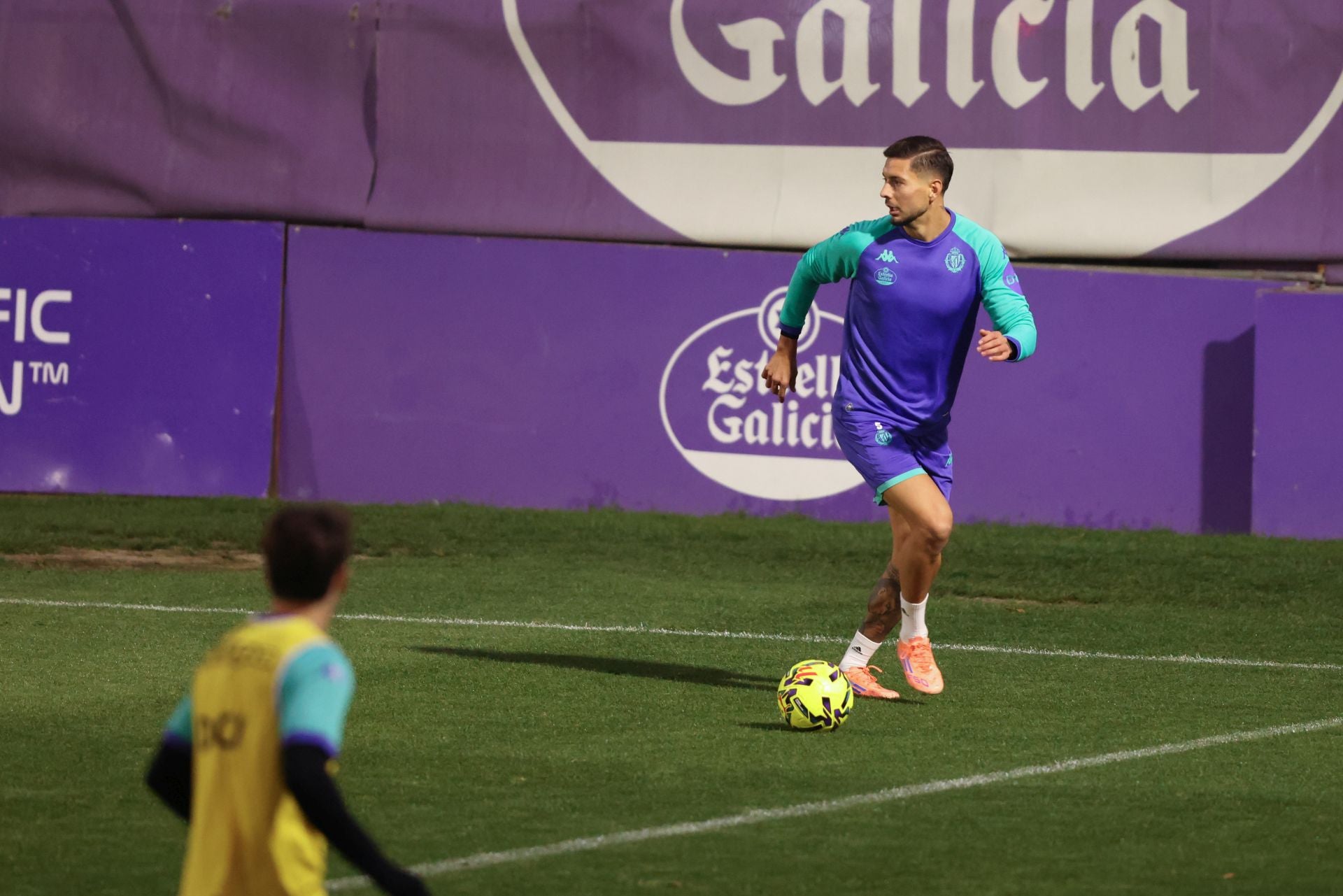 Las imágenes del entrenamiento del Real Valladolid con la ausencia de Almada