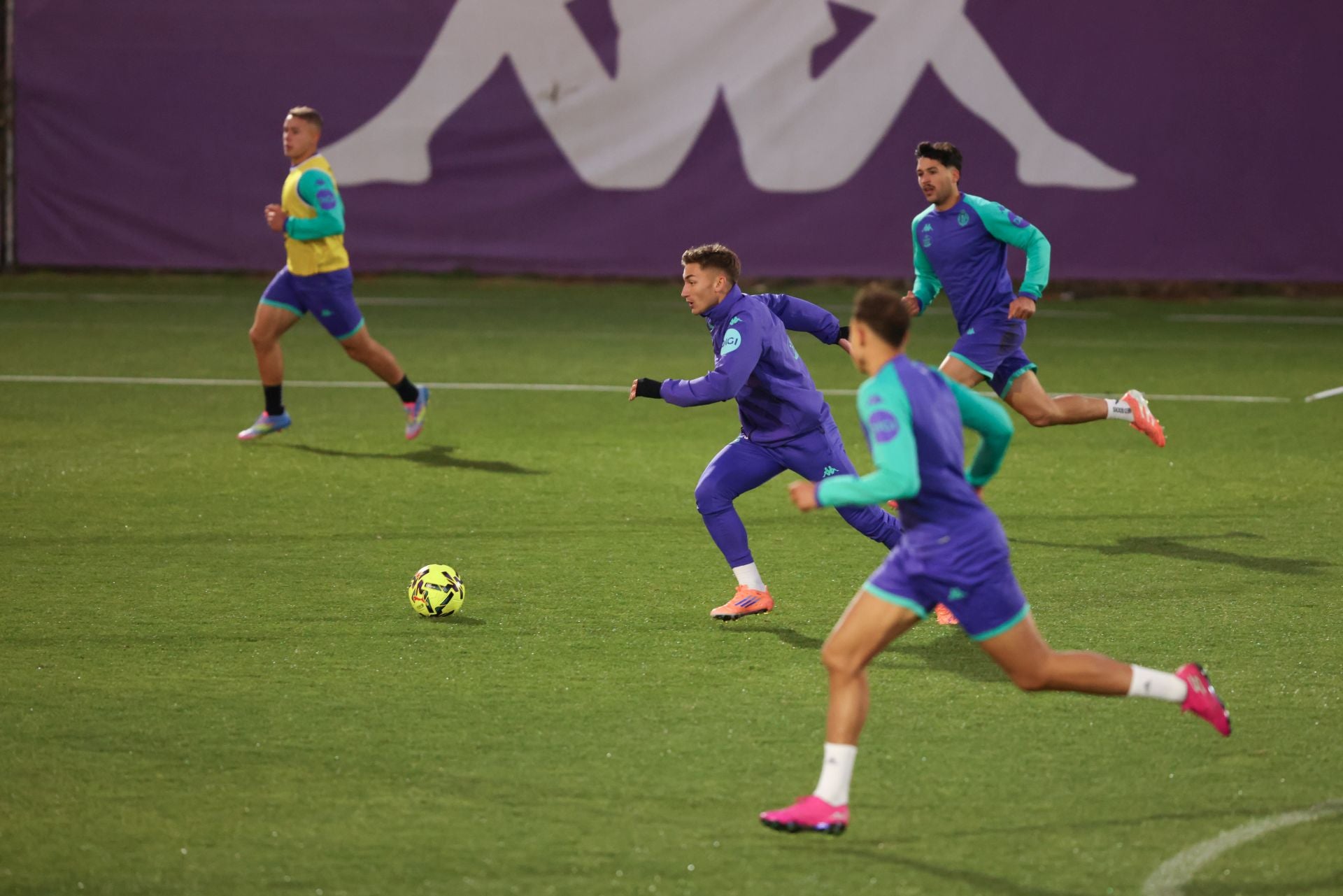 Las imágenes del entrenamiento del Real Valladolid con la ausencia de Almada