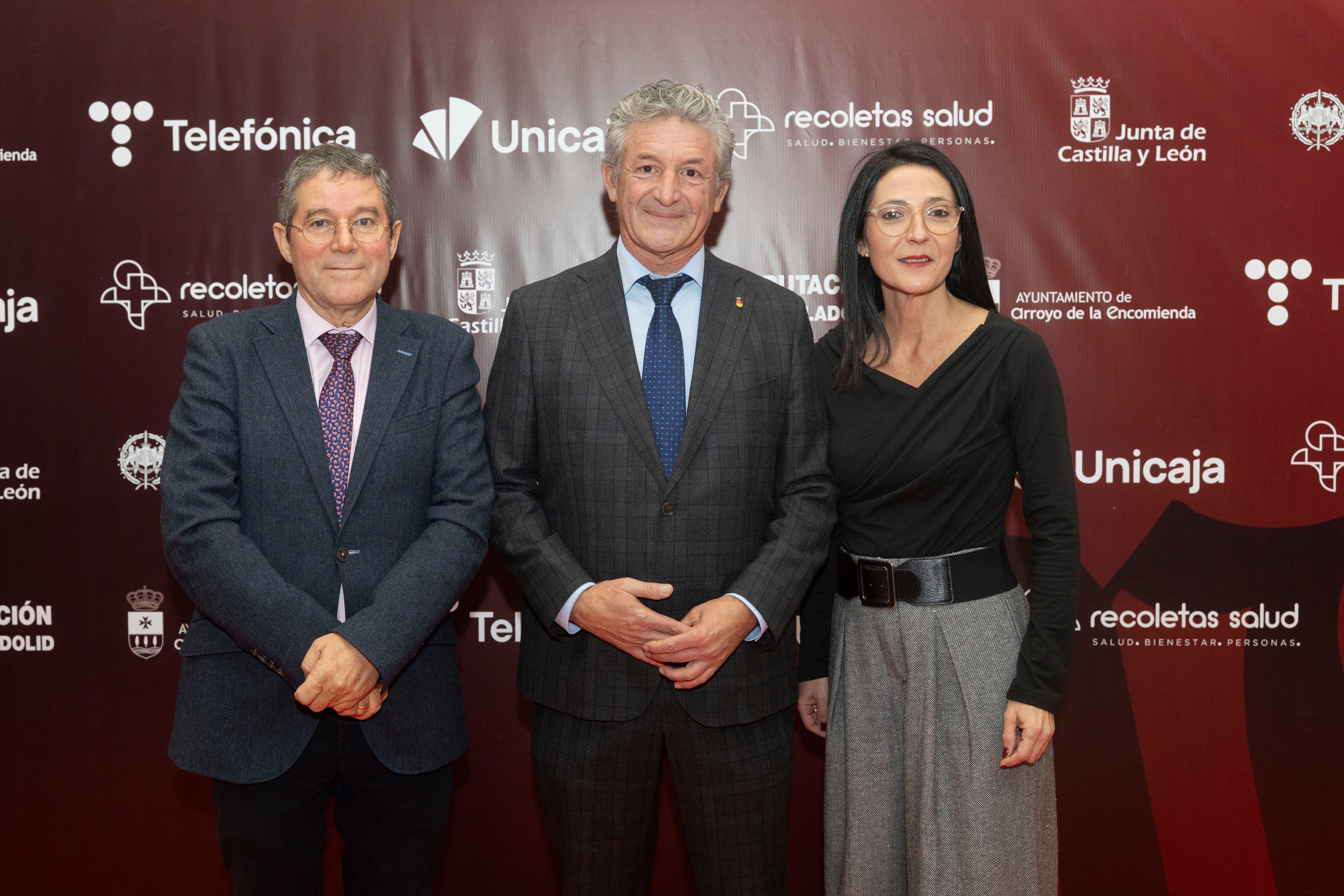 Carlos Magdaleno, presidente CEOE Valladolid; Sarbelio Fernández, alcalde de Arroyo, y Natalia Martín, de CEOE Castilla y León.