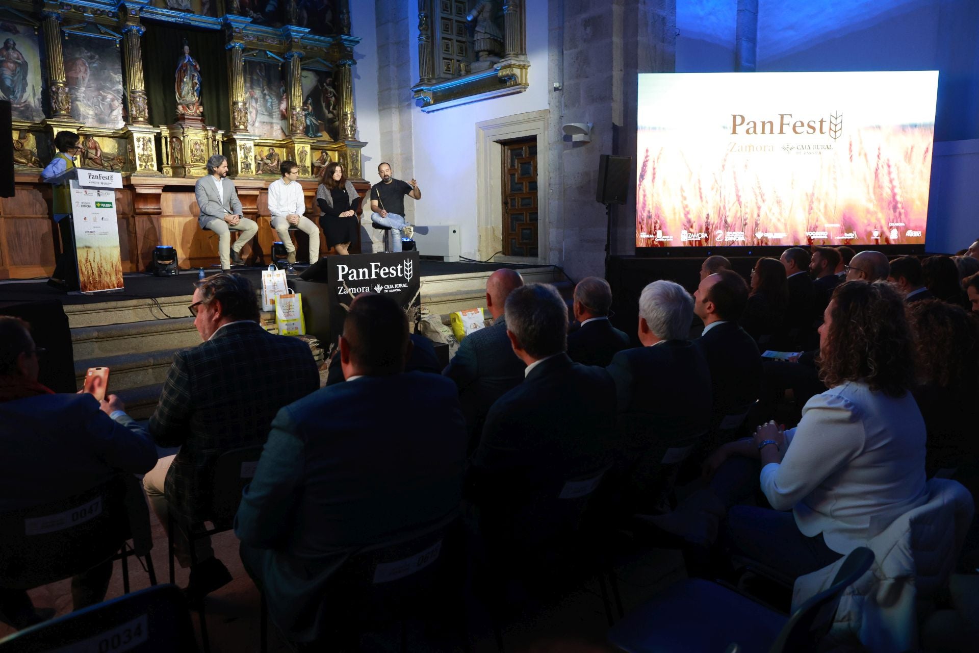 Las imágenes del I Simposio del Pan y la Harina celebrado en Zamora