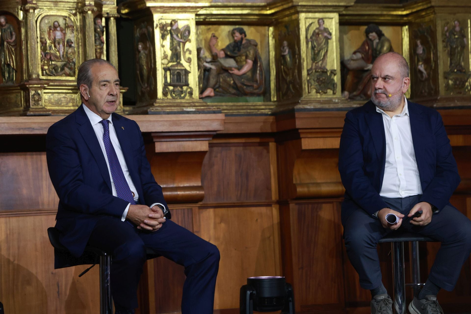 El director general de Caja Rural de Zamora, Cipriano García, junto a Benjamín Lana,  director general de Vocento Gastronomía.