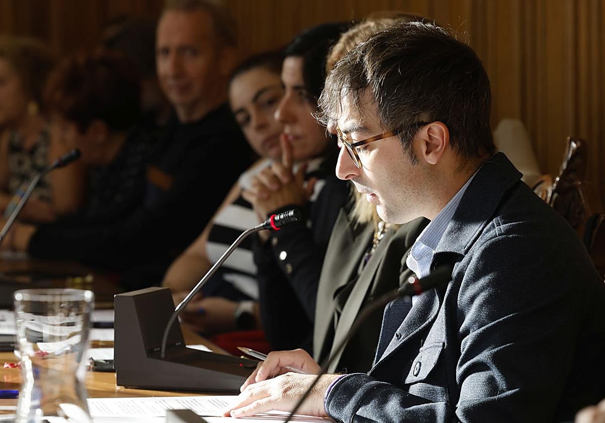 El portavoz de IU-Podemos, Rodrigo San Martín.
