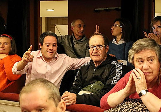 Usuarios, familiares y trabajadores no se perdieron la gala celebrada en el Principal.