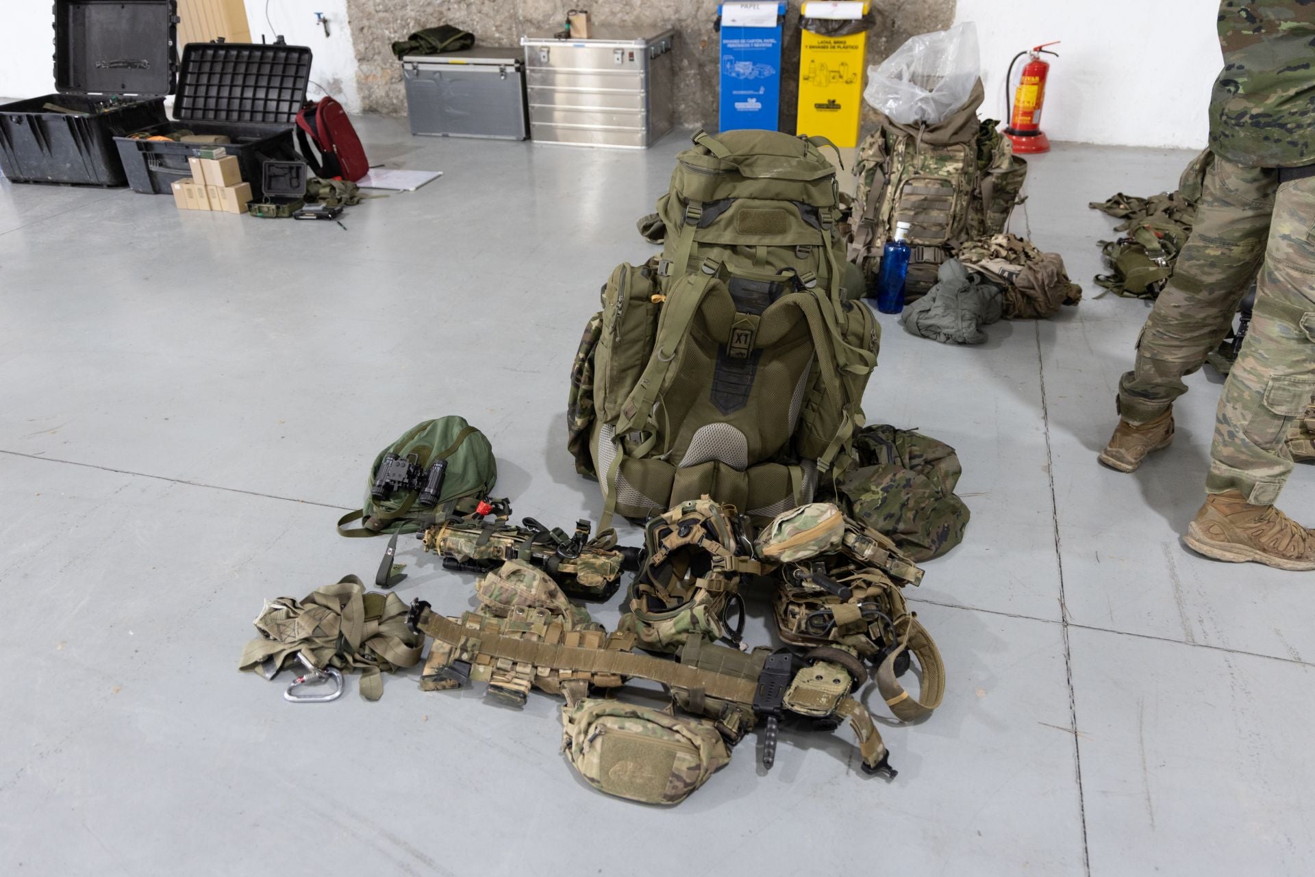 Maniobras paracaidistas en Villanubla