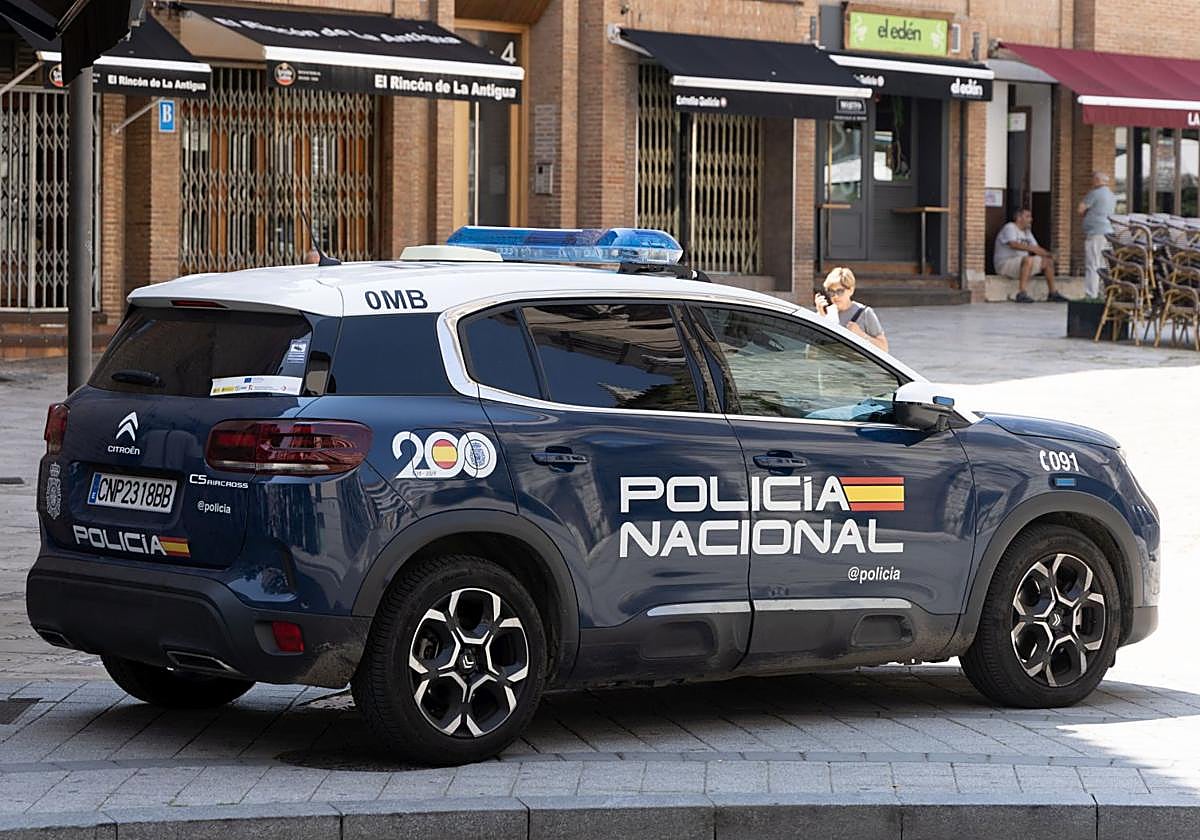 Imagen de archivo de un vehículo de la Policía Nacional en Valladolid.