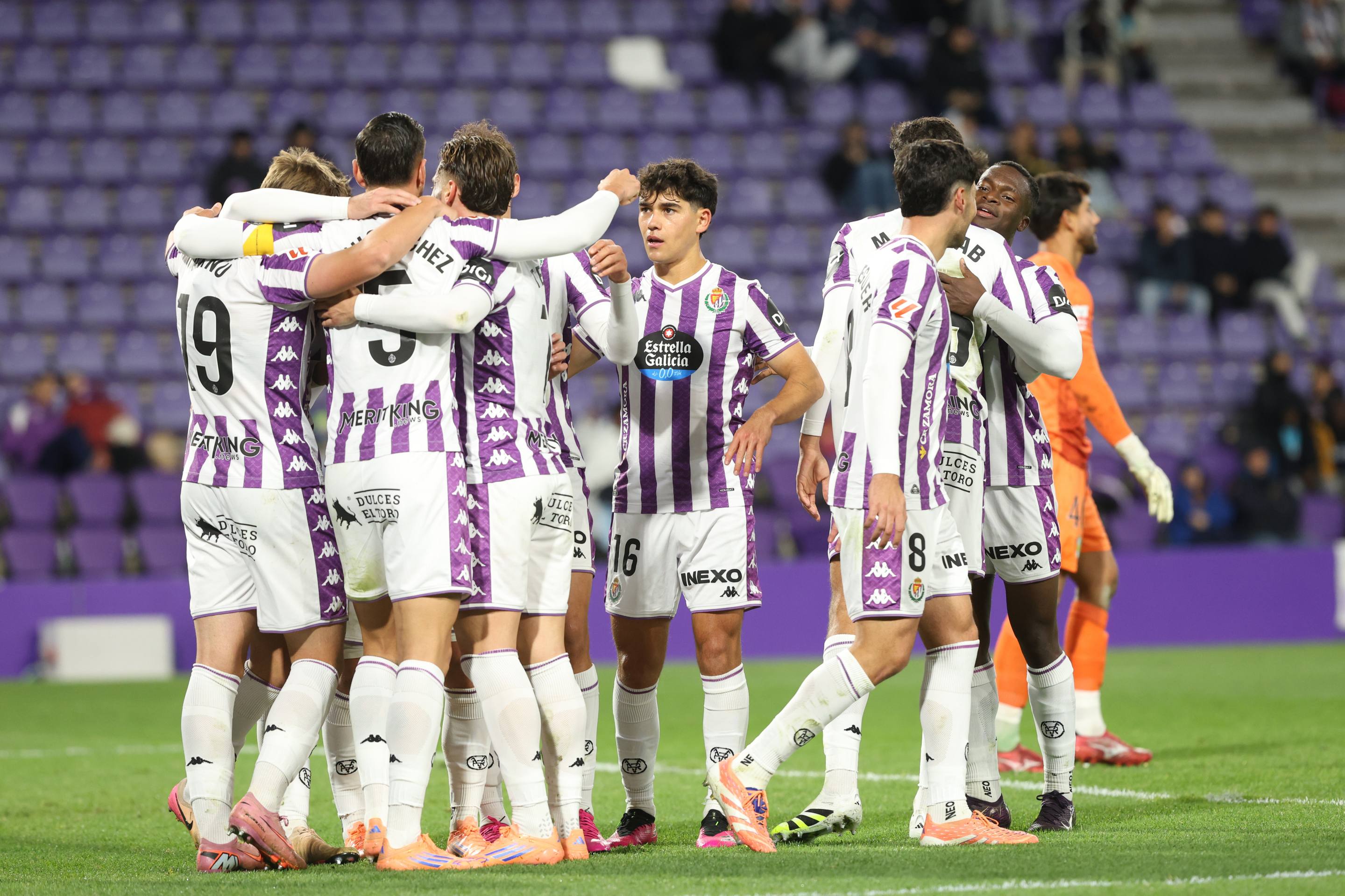 La derrota del Pucela ante el Estrela Amadora, en imágenes