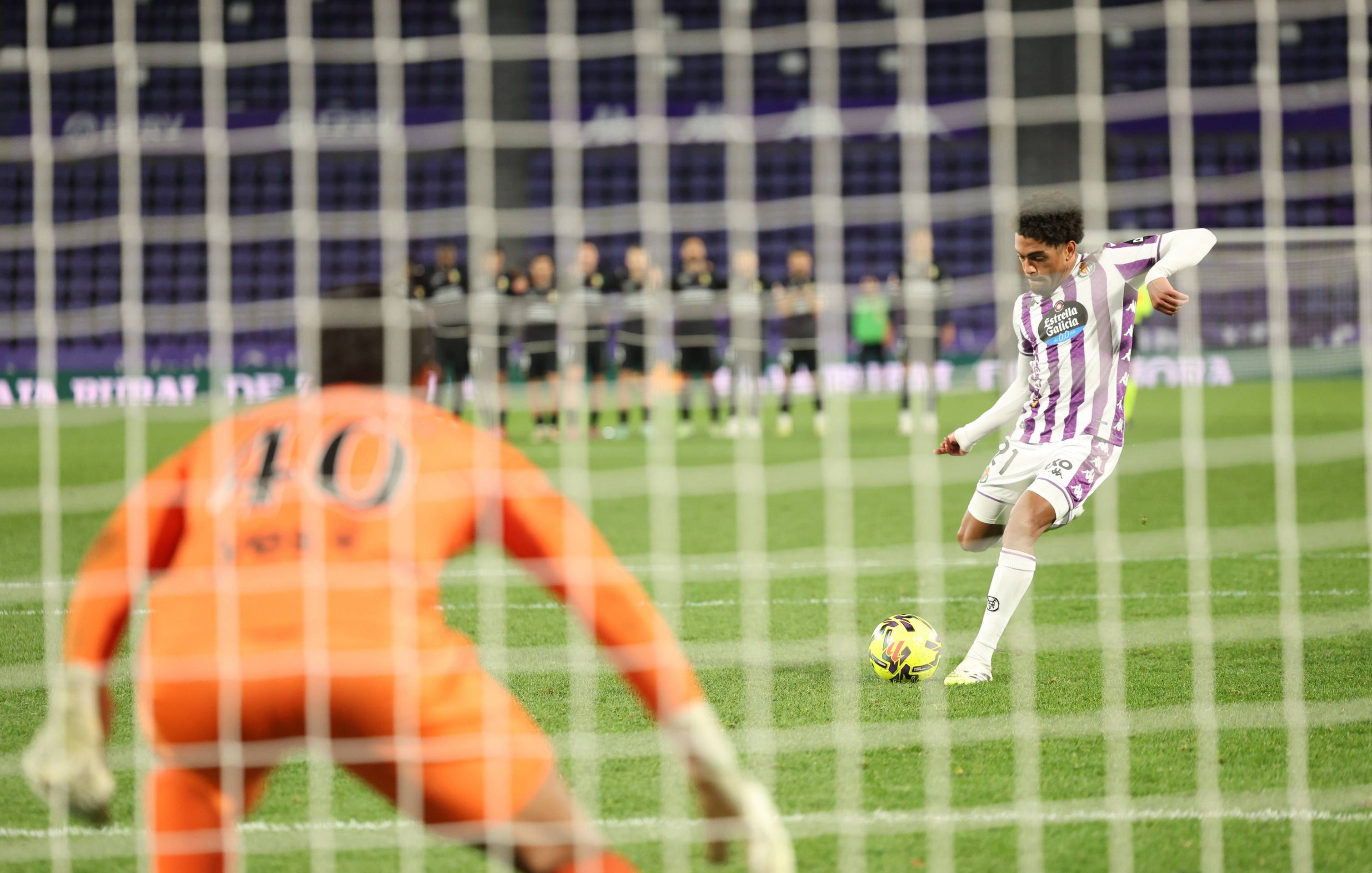 La derrota del Pucela ante el Estrela Amadora, en imágenes