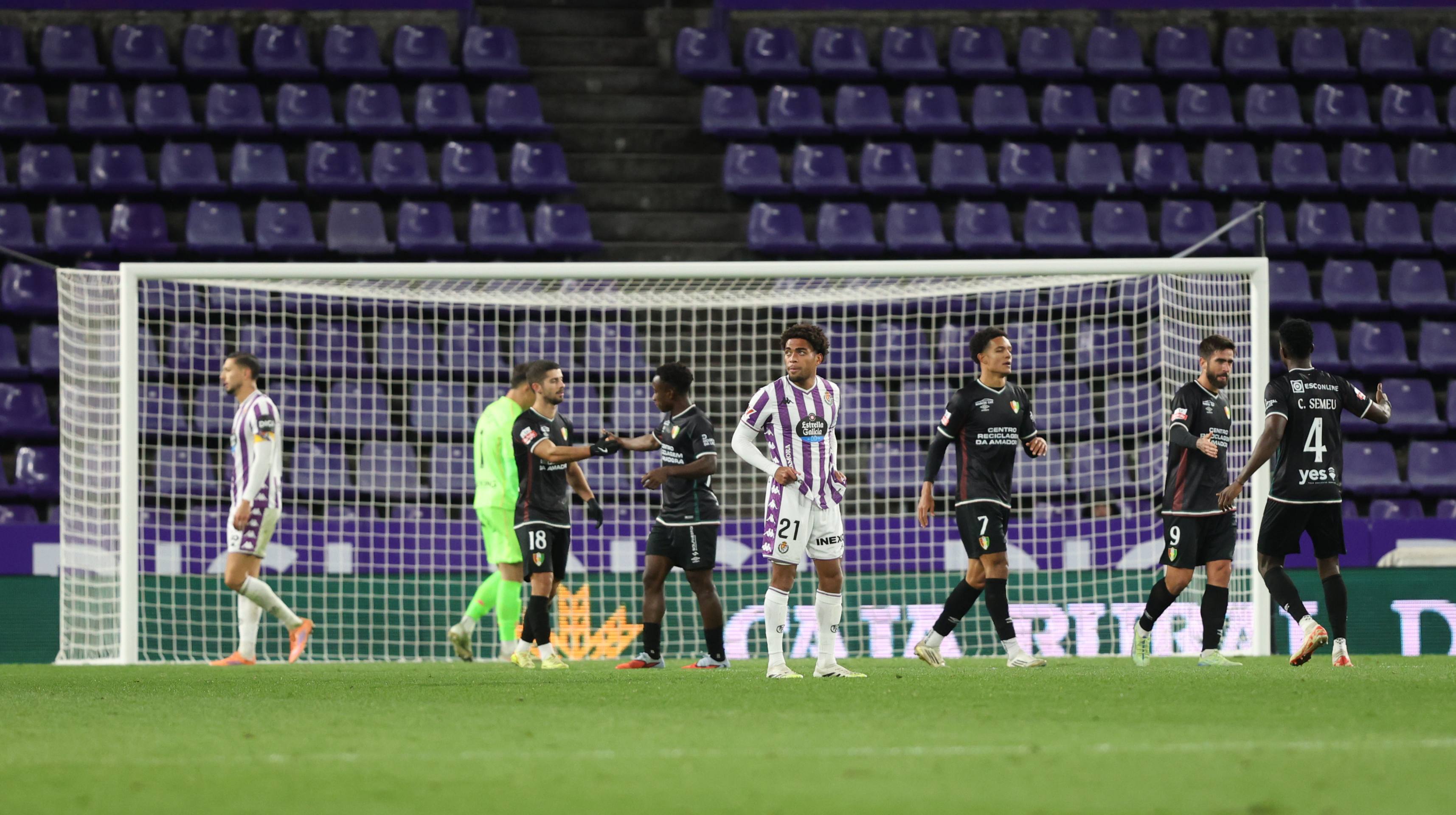 La derrota del Pucela ante el Estrela Amadora, en imágenes