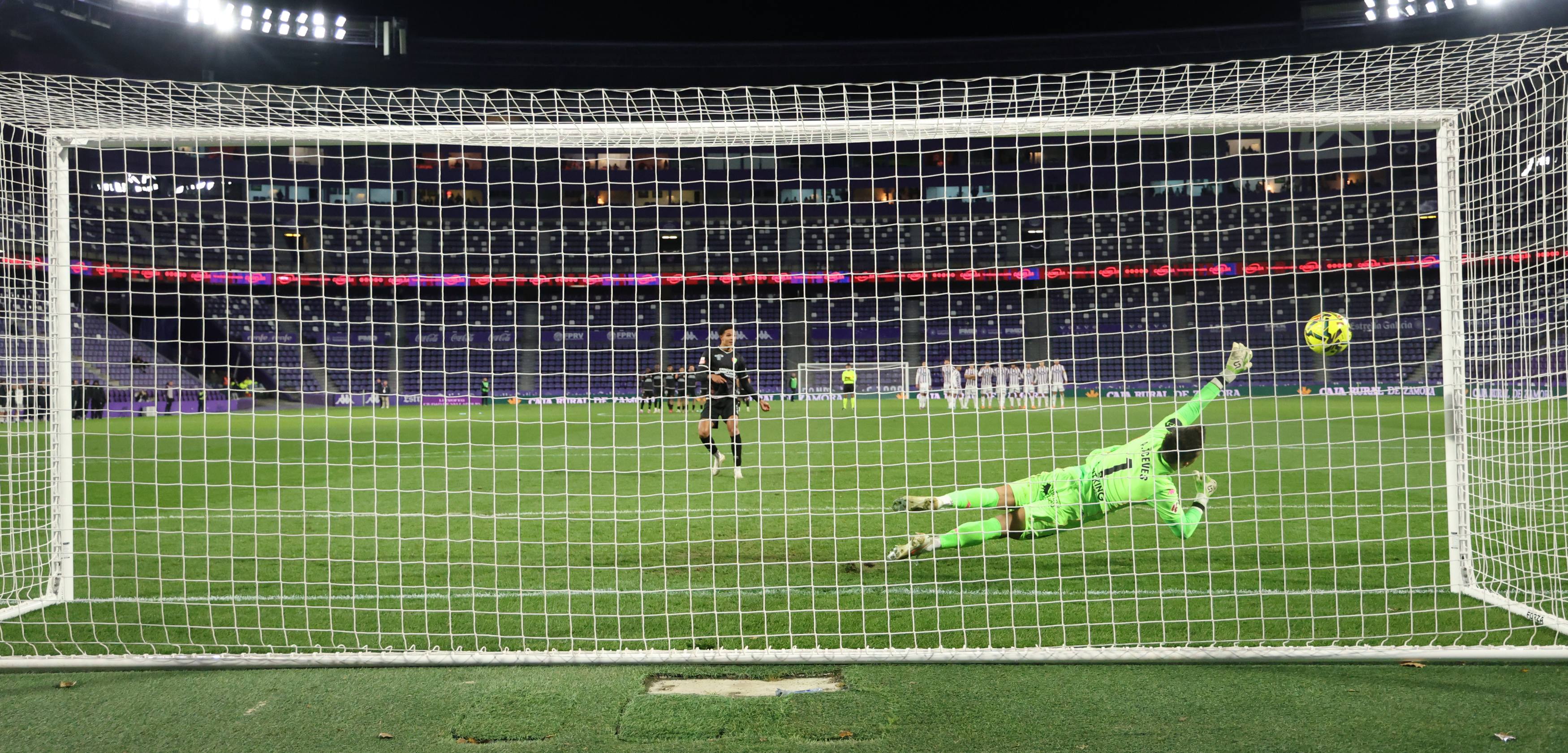 La derrota del Pucela ante el Estrela Amadora, en imágenes