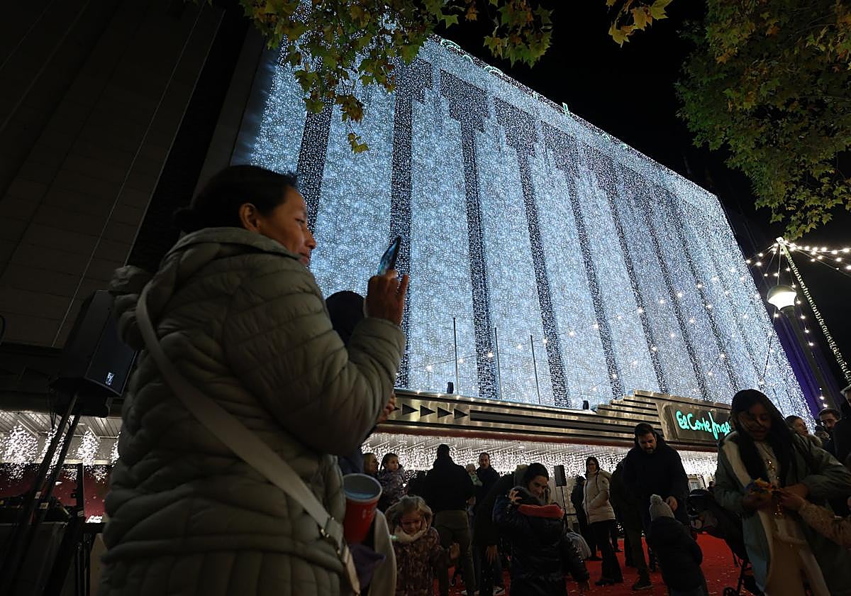 El Corte Inglés de Valladolid enciende la Navidad