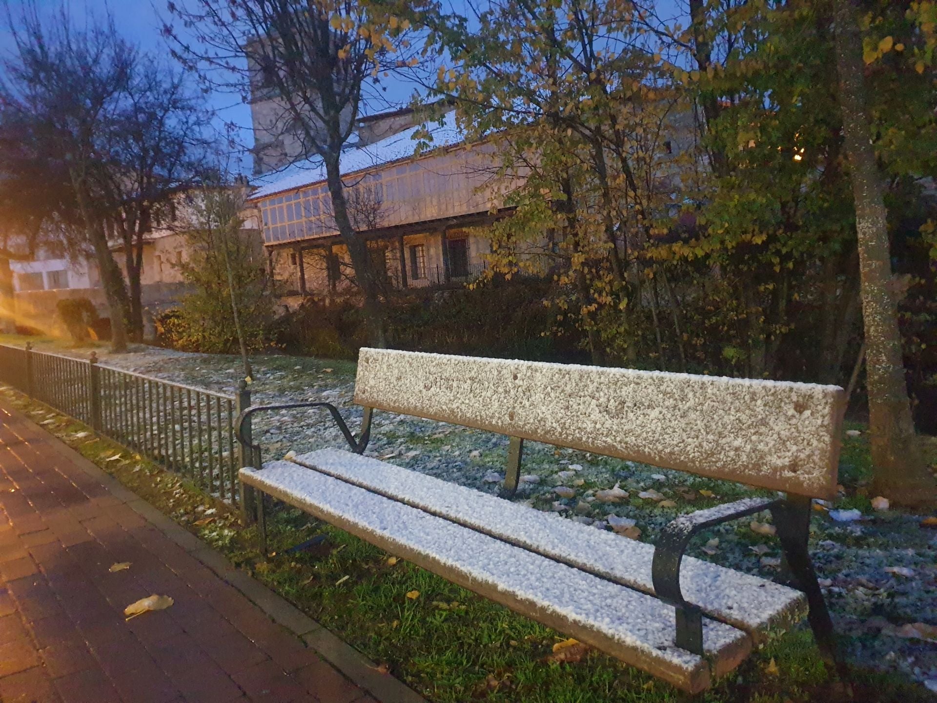 Llegan los primeros copos de nieve a la Montaña Palentina