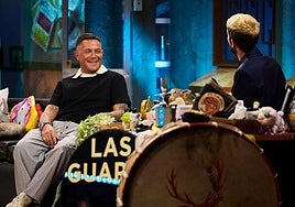 Alejandro Sanz con David Broncano, en 'La Revuelta'.