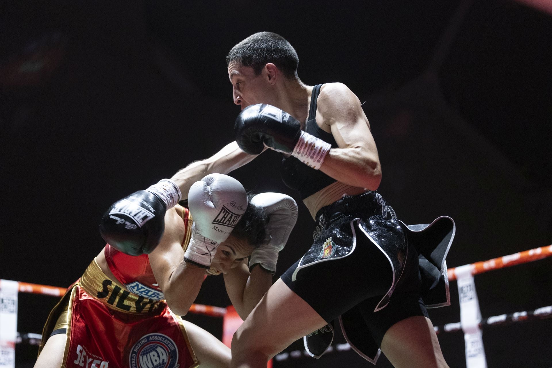 En imágenes la victoria de Isa Rivero, la nueva campeona del mundo de boxeo