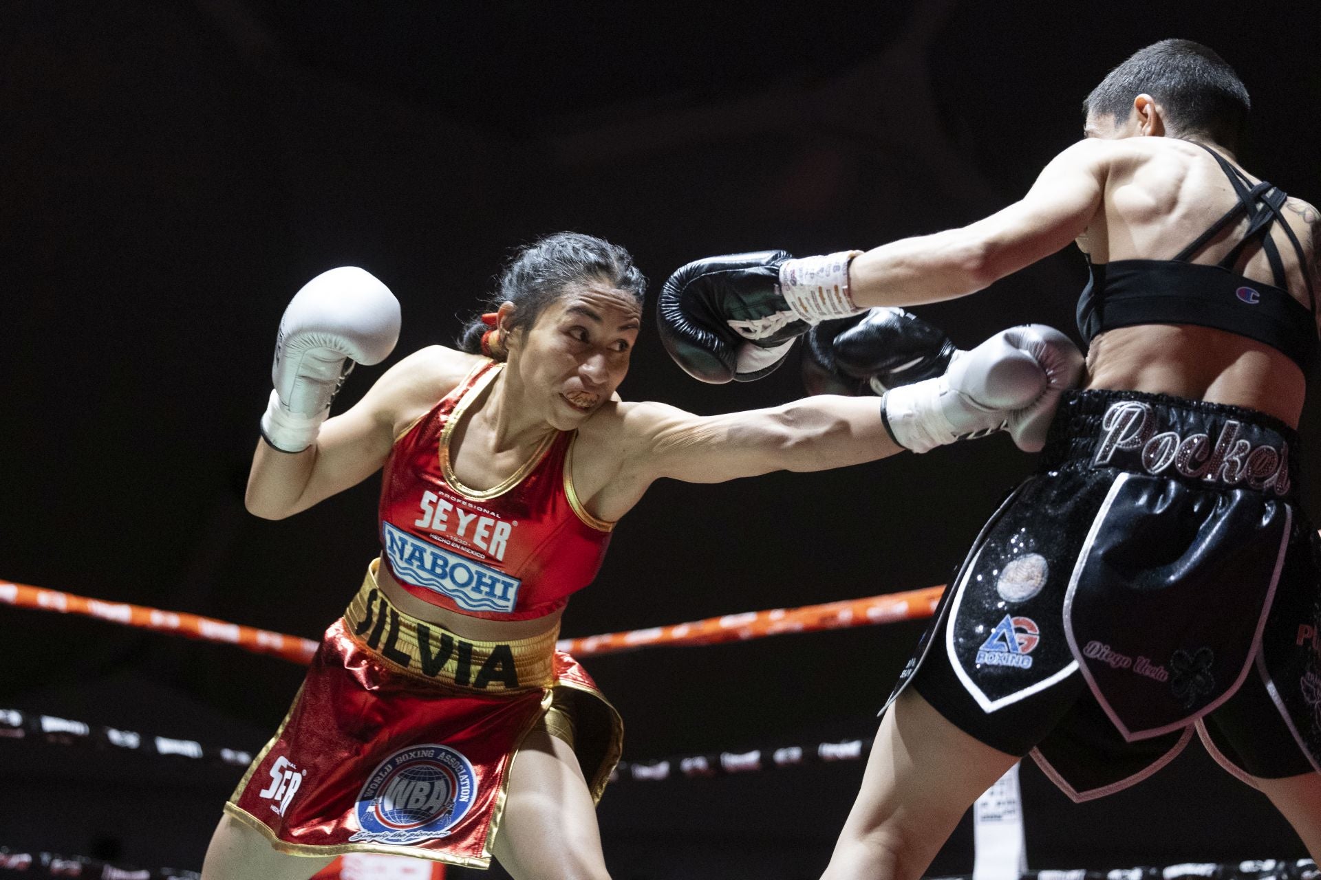 En imágenes la victoria de Isa Rivero, la nueva campeona del mundo de boxeo